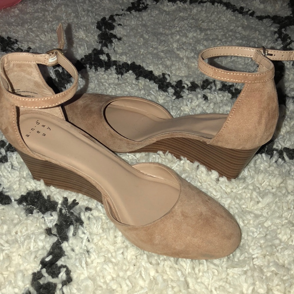 NEW condition, wedges 😀
